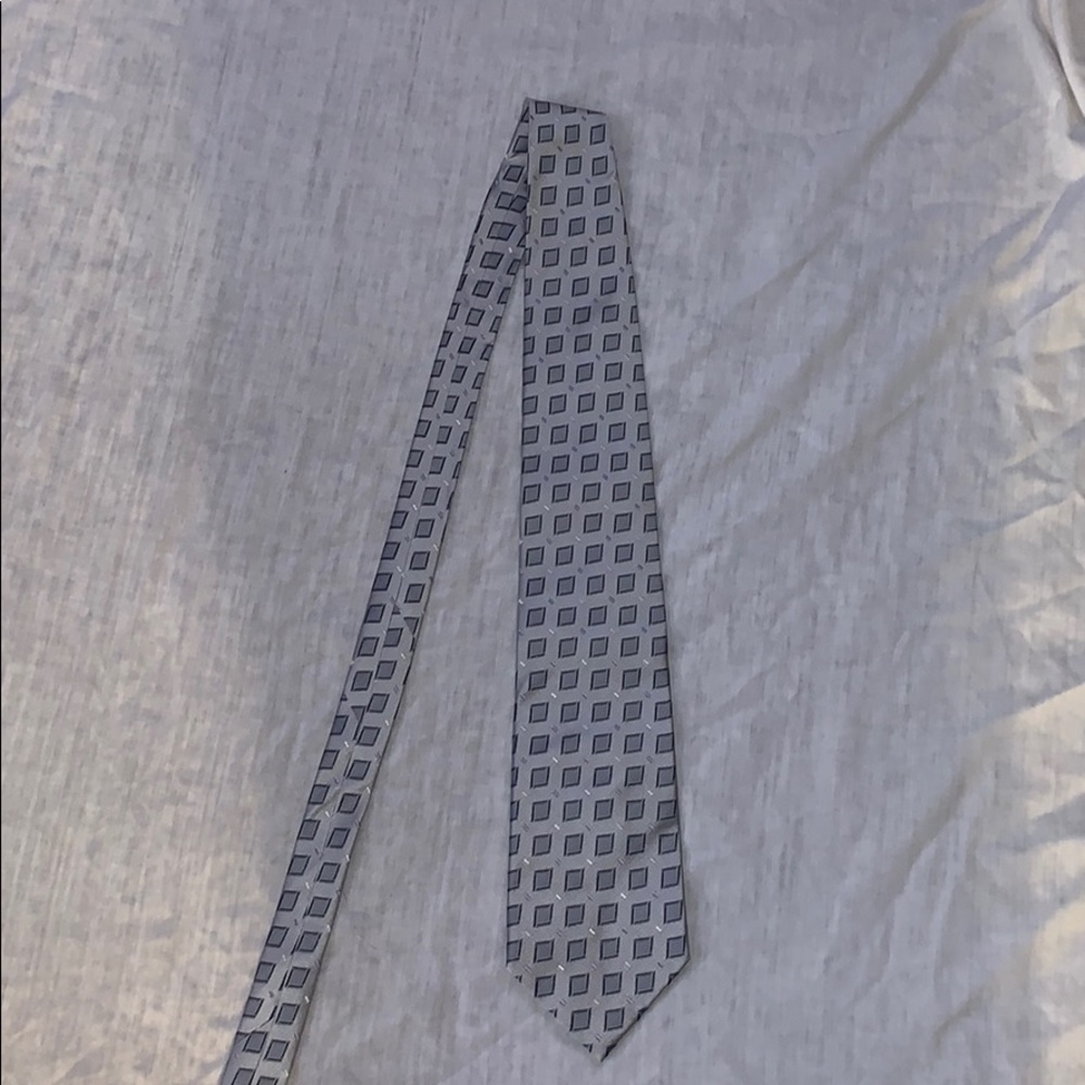Screenplay Tie